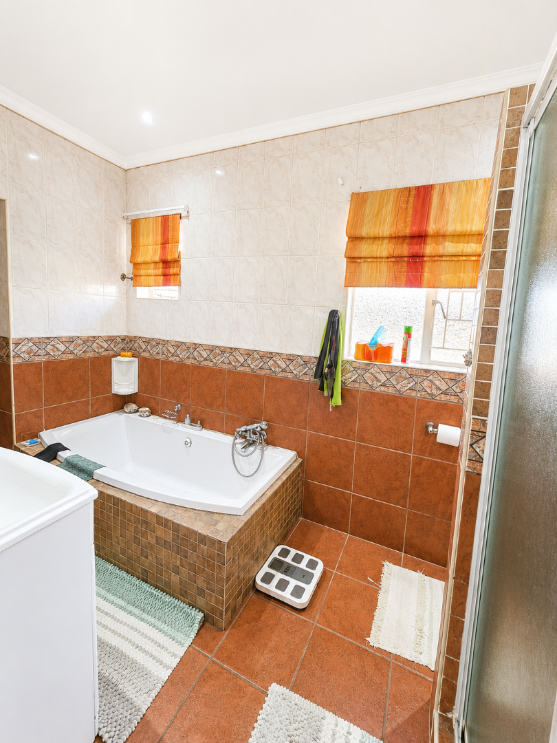 4 Bedroom Property for Sale in Wilkoppies North West